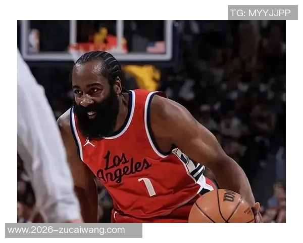 哈登半场表现低迷三分球失准球队外线哑火难以破局