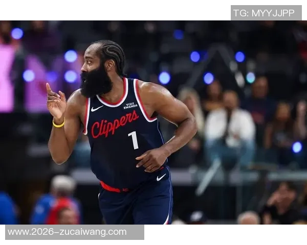 哈登再度燃尽赛场格莱姆斯手肘碰撞引发热议